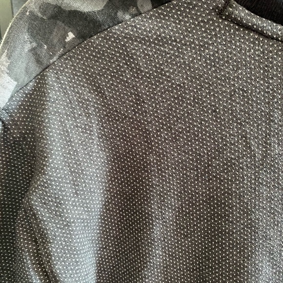 Under Armour T Shirt - Picture 8 of 10